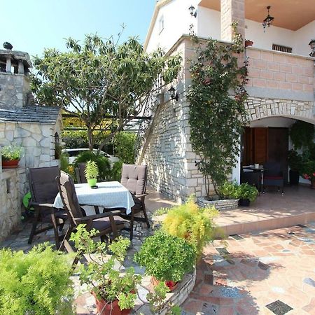 Guest House Rexa 로비니 외부 사진