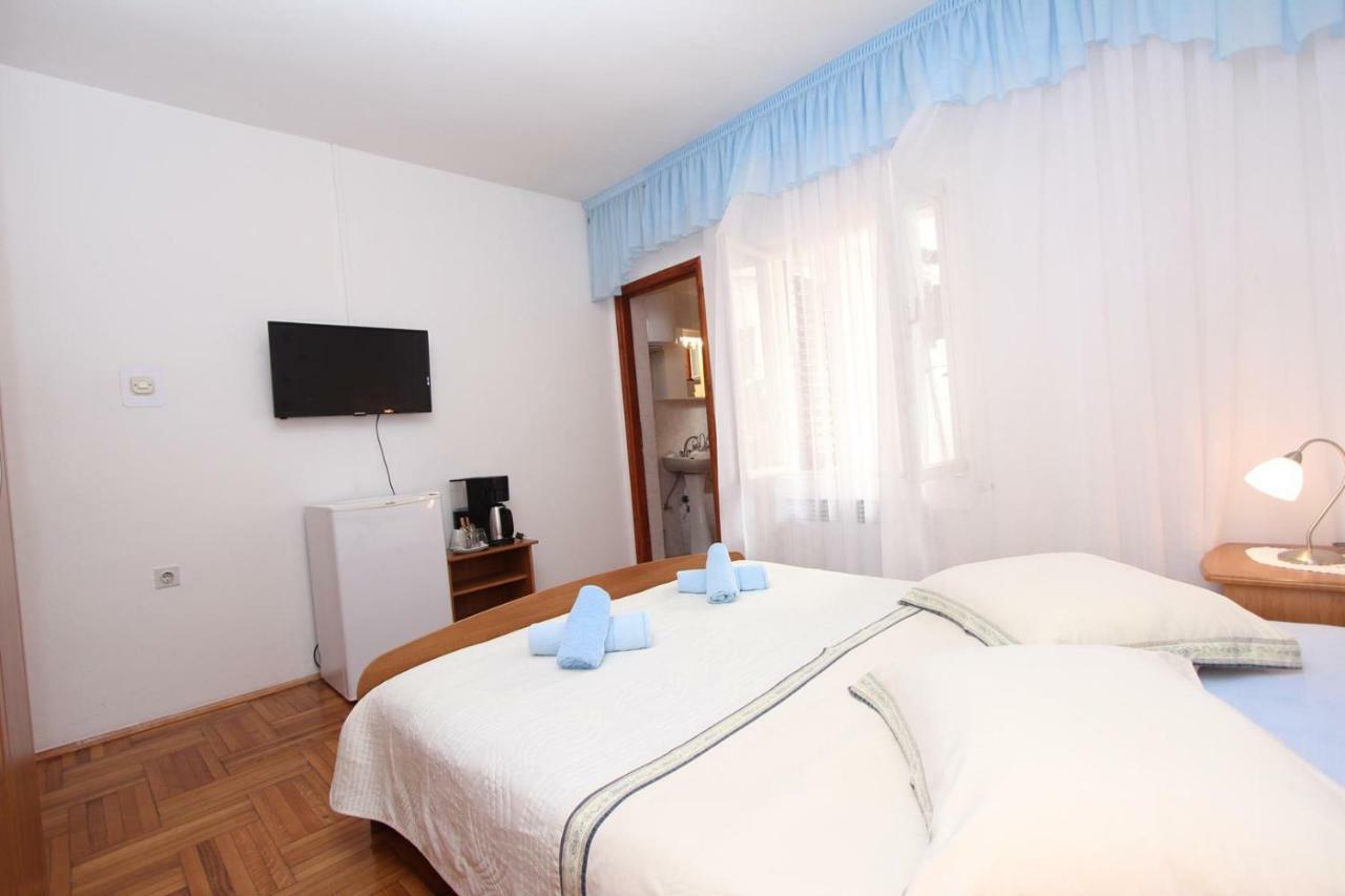 Guest House Rexa 로비니 외부 사진
