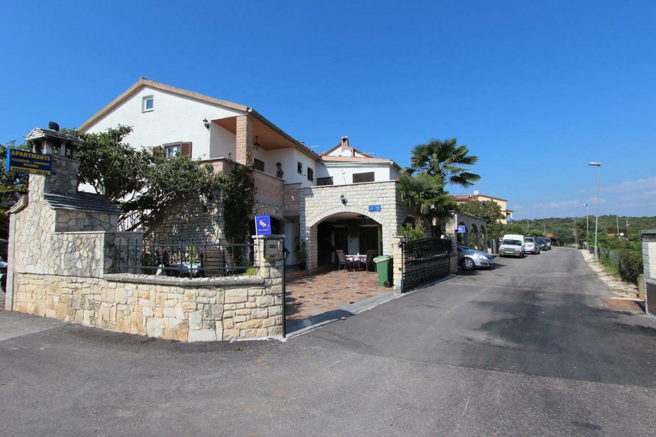 Guest House Rexa 로비니 외부 사진