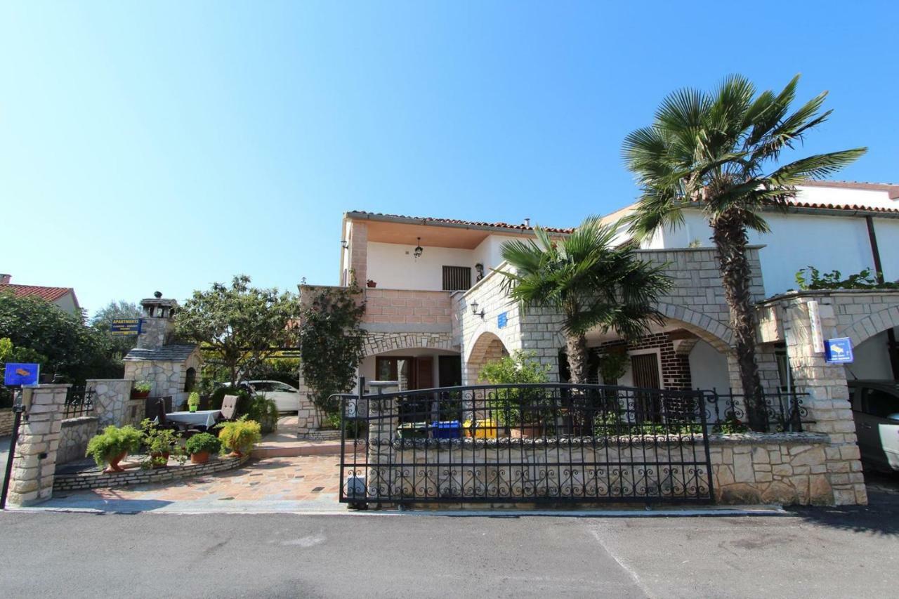 Guest House Rexa 로비니 외부 사진