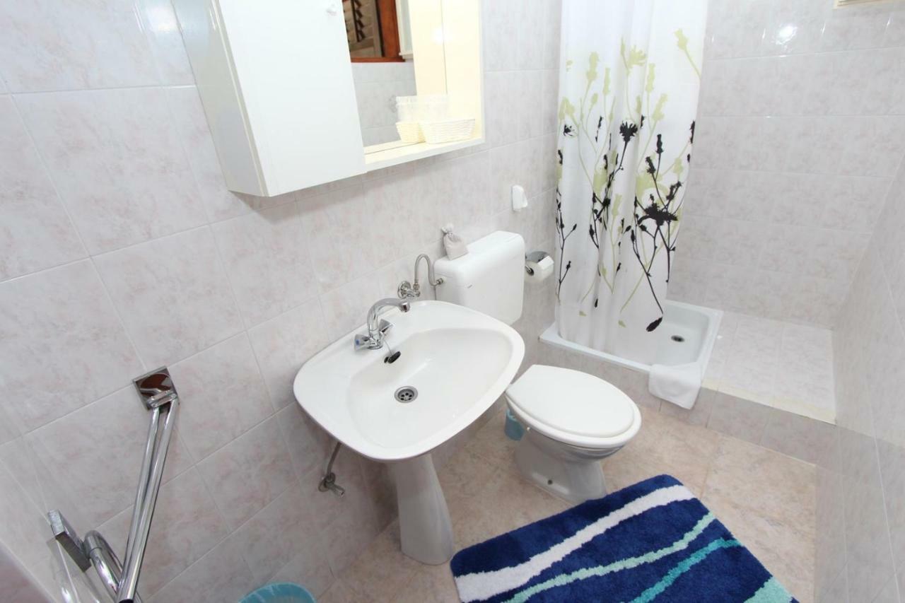 Guest House Rexa 로비니 외부 사진